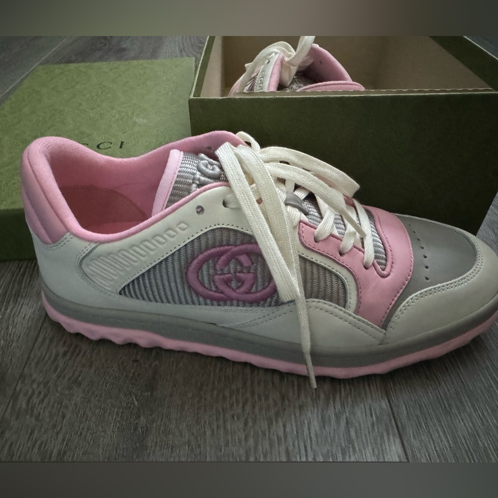 Gucci Women’s Mac80 Sneakers White, Silver and light Pink. Size 38 = Size 8.